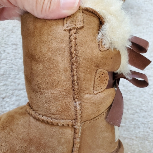 Uggs Kids Shearling Bow Boots.  Size 7 (Girls) - Picture 12 of 14
